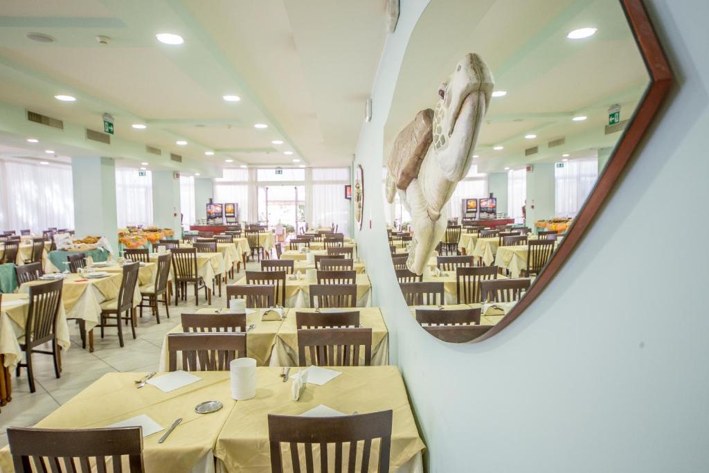 Ciccio Hotel Misano Adriatico Exterior photo